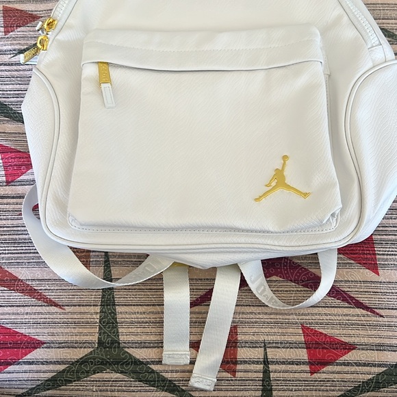 NIKE AIR JORDAN Snakeskin Pattern White Gold-Tone Hardware Regal Backpack NWT - Picture 3 of 12